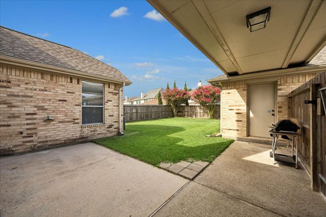 415 Willow Pointe Drive, League City, TX 77573