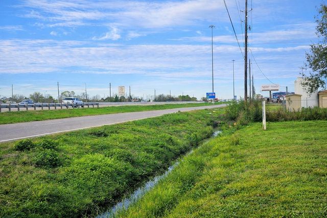 8411 Meadowlark Drive, Baytown, TX 77523