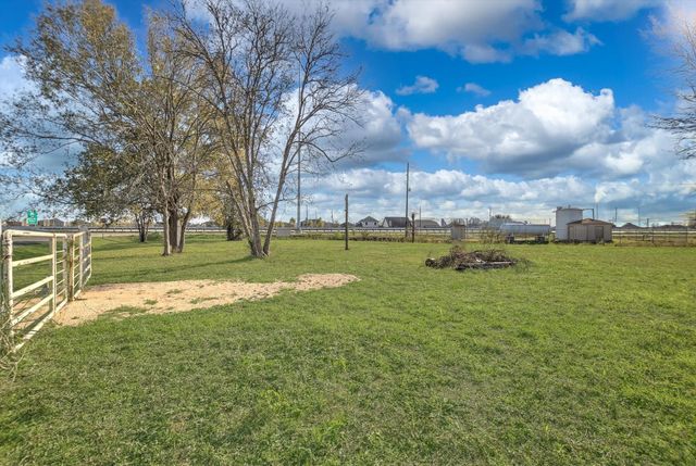 8411 Meadowlark Drive, Baytown, TX 77523