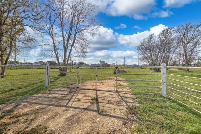 8411 Meadowlark Drive, Baytown, TX 77523
