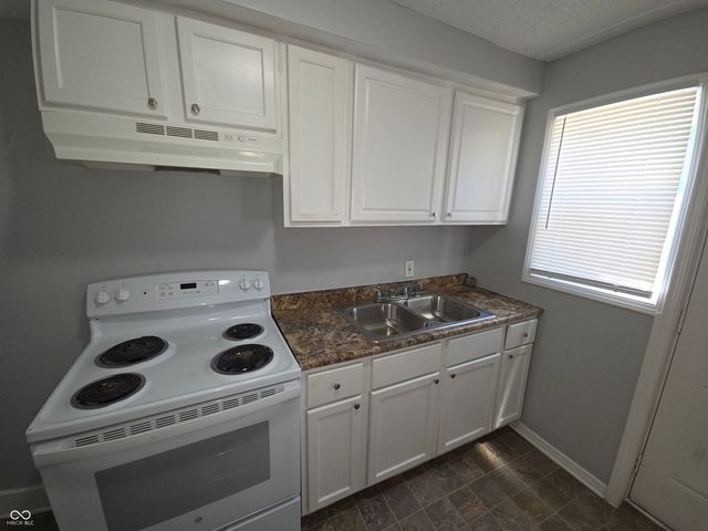 2221 E 38th Street, Indianapolis, IN 46218