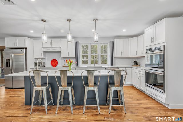 83 Ashwood Terrace, Stratford, CT 06614