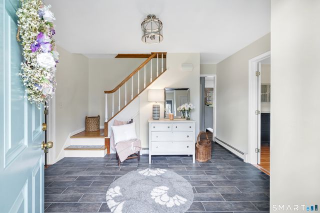 83 Ashwood Terrace, Stratford, CT 06614