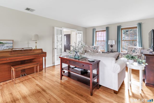 83 Ashwood Terrace, Stratford, CT 06614