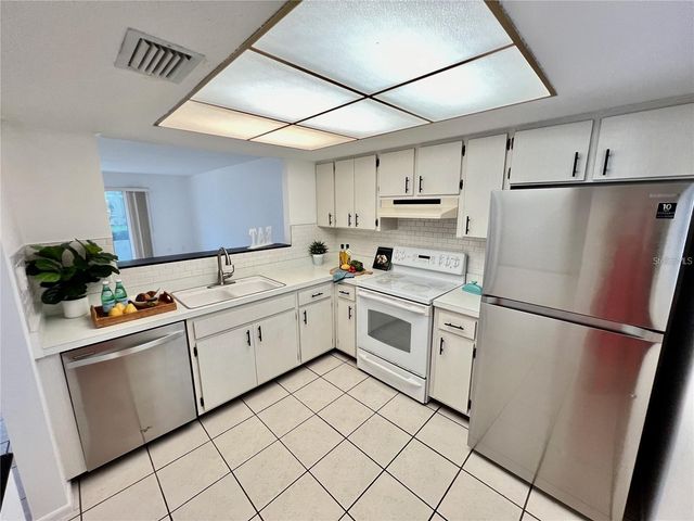 3500 BENEVA ROAD 305, Sarasota, FL 34232