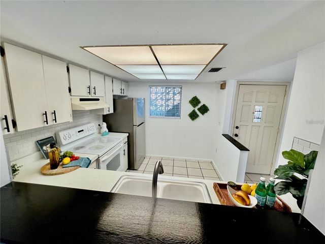 3500 BENEVA ROAD 305, Sarasota, FL 34232