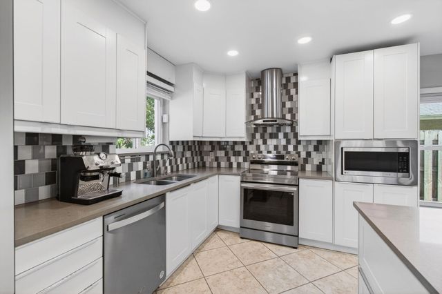 2388 Zeder Avenue, Delray Beach, FL 33444