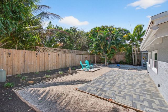 2388 Zeder Avenue, Delray Beach, FL 33444