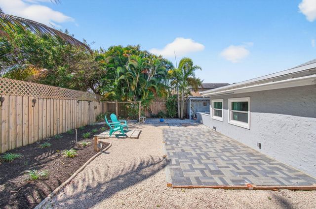 2388 Zeder Avenue, Delray Beach, FL 33444