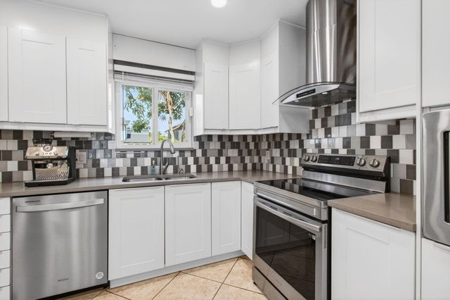 2388 Zeder Avenue, Delray Beach, FL 33444