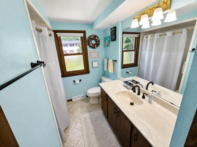 10600 W Monastery DRIVE, Franklin, WI 53132