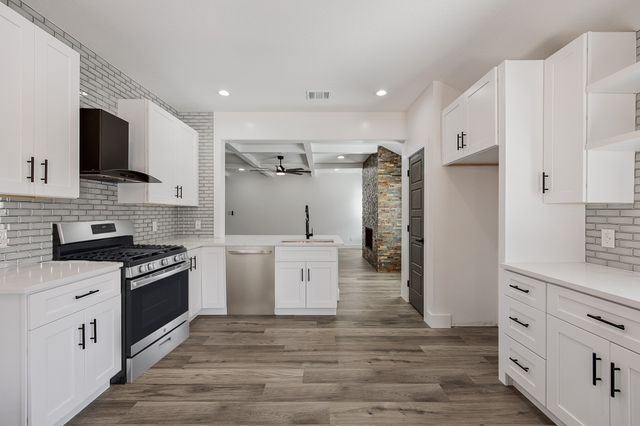 250 Kennedy Drive, Crowley, TX 76036