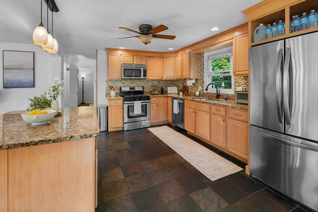 27 Searle Street, Georgetown, MA 01833