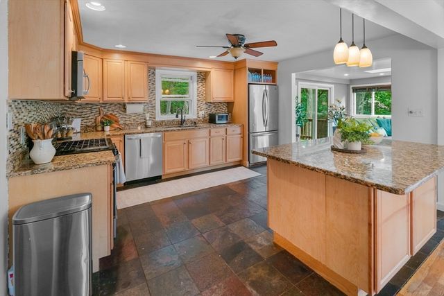 27 Searle Street, Georgetown, MA 01833