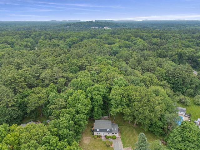 27 Searle Street, Georgetown, MA 01833