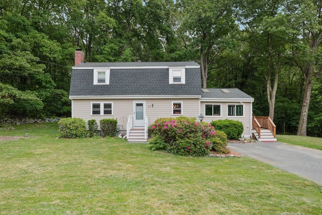 27 Searle Street, Georgetown, MA 01833