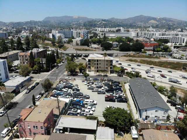 5530 La Mirada Avenue, Los Angeles, CA 90038