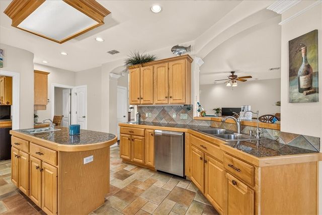 13910 N Cabana St, Corpus Christi, TX 78418