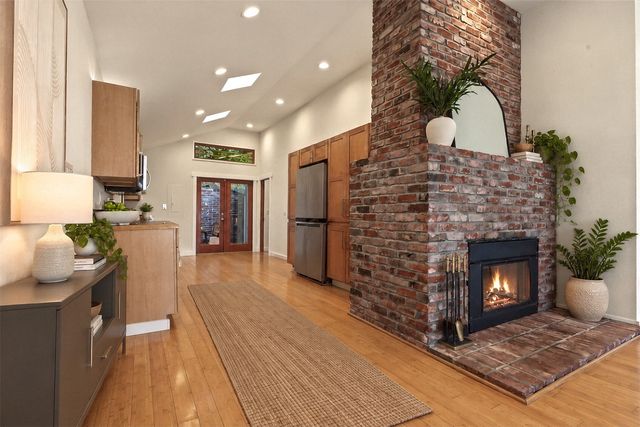 2242 Bonair Place SW, Seattle, WA 98116