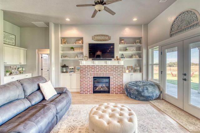 27652 Hop Rd, Caldwell, ID 83607