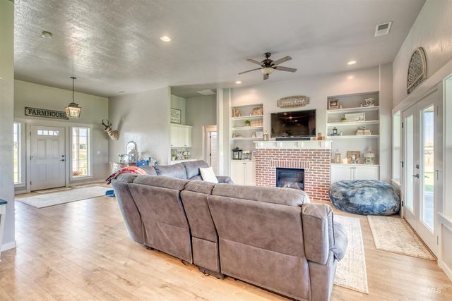 27652 Hop Rd, Caldwell, ID 83607