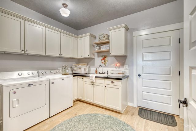 27652 Hop Rd, Caldwell, ID 83607
