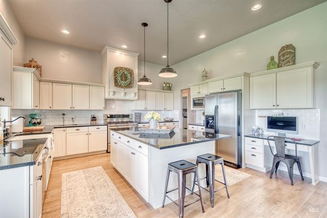 27652 Hop Rd, Caldwell, ID 83607