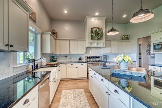 27652 Hop Rd, Caldwell, ID 83607