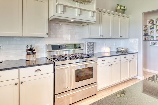 27652 Hop Rd, Caldwell, ID 83607