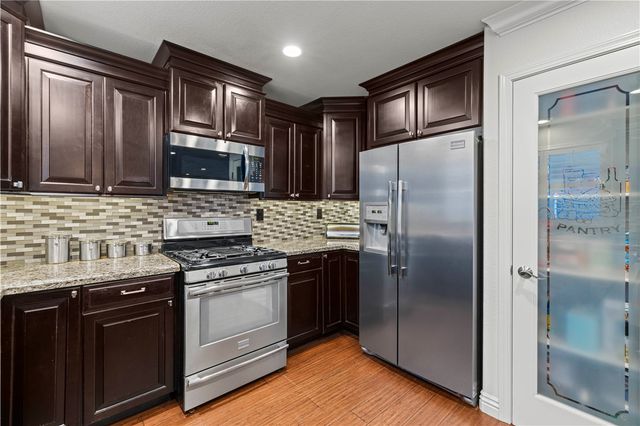 28725 Ponderosa Street, Castaic, CA 91384