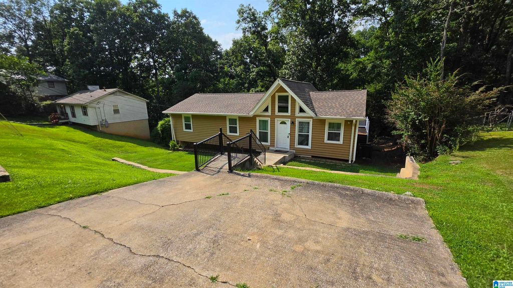 640 16TH TERRACE NW, Center Point, AL 35215