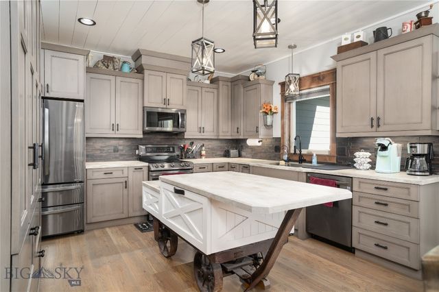 4533 Linney Road 4565 + 4501, Bozeman, MT 59718