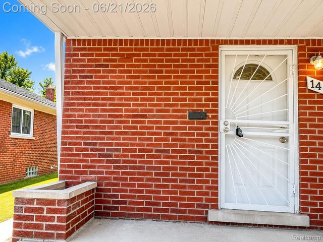 7140 Iowa Street, Detroit, MI 48212