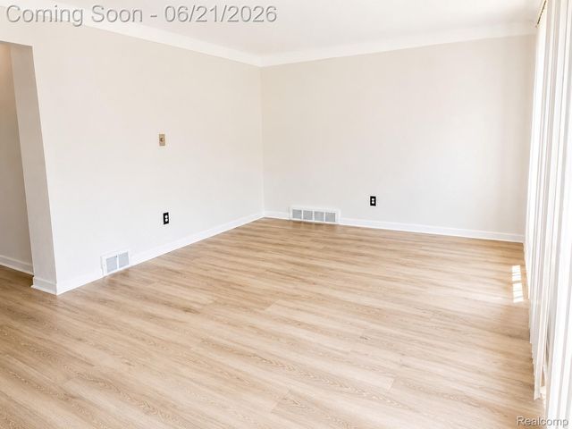 7140 Iowa Street, Detroit, MI 48212