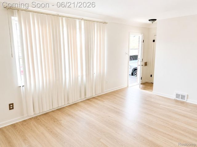 7140 Iowa Street, Detroit, MI 48212