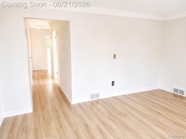 7140 Iowa Street, Detroit, MI 48212