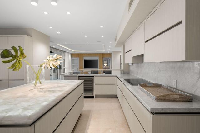 101 S Fort Lauderdale Beach Boulevard 2703, Fort Lauderdale, FL 33316