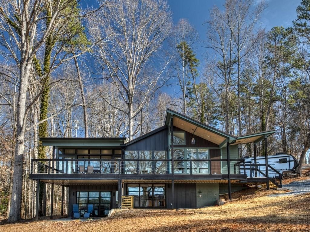 6680 Lawson Circle, Gainesville, GA 30506