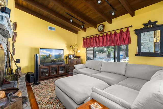 2421 Cliff Road, Upland, CA 91784