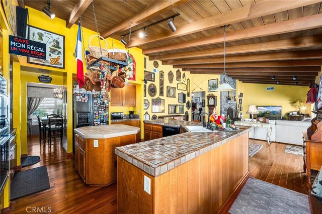 2421 Cliff Road, Upland, CA 91784