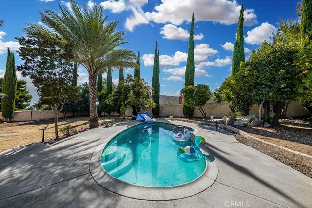 2421 Cliff Road, Upland, CA 91784