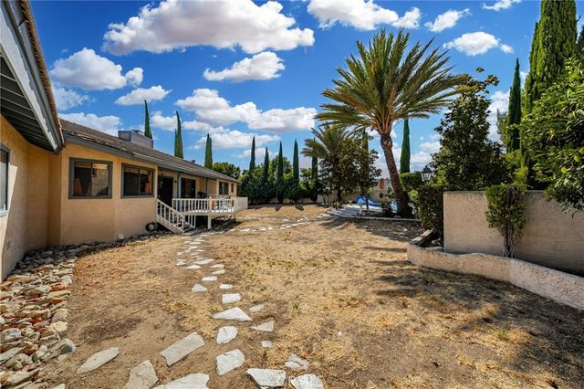 2421 Cliff Road, Upland, CA 91784