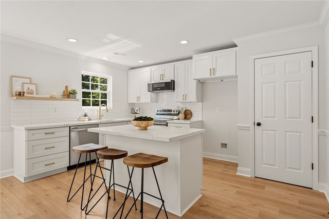 52 Uneeda Drive, Greenville, SC 29605
