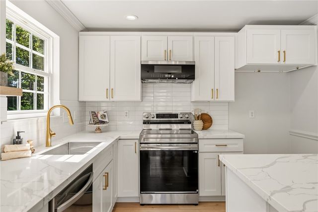 52 Uneeda Drive, Greenville, SC 29605
