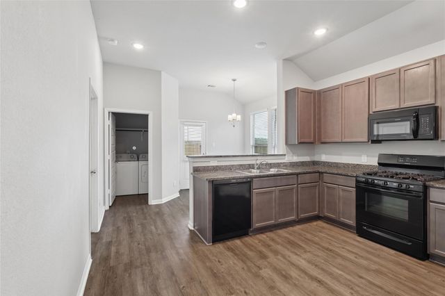 111 Tejas Village Parkway, Beasley, TX 77417
