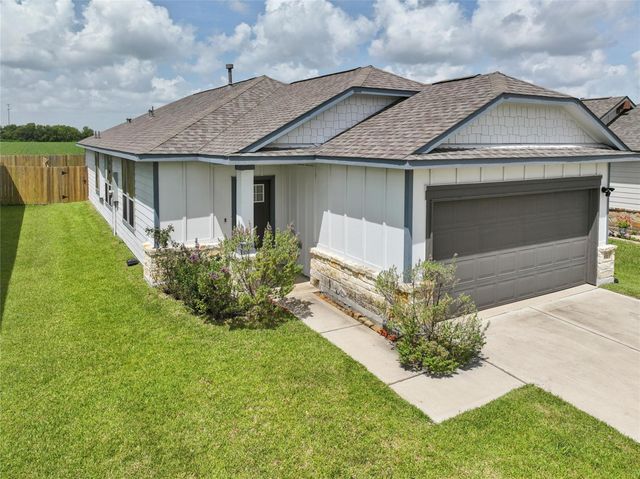 111 Tejas Village Parkway, Beasley, TX 77417