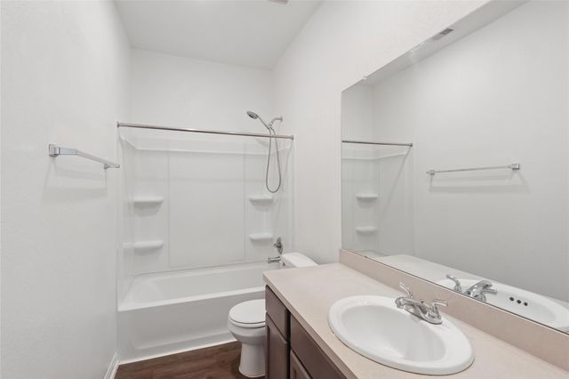 111 Tejas Village Parkway, Beasley, TX 77417