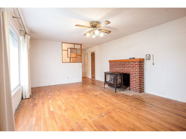 3775 HARLOW Rd, Eugene, OR 97401