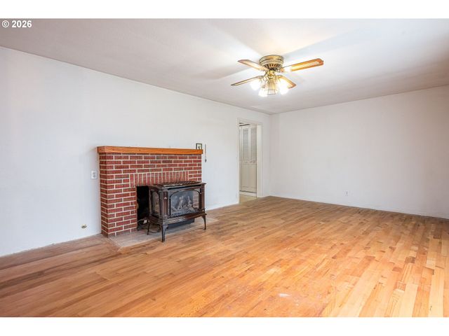 3775 HARLOW Rd, Eugene, OR 97401