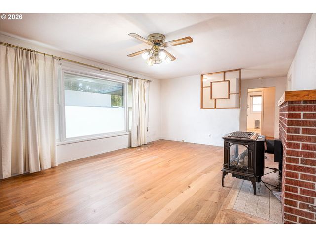 3775 HARLOW Rd, Eugene, OR 97401